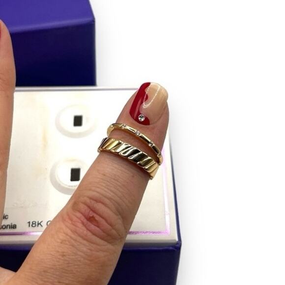 NEW Macy's 18K Gold over Brass Cubic Zirconia Ring Duo Set of 2 Rings Size 6 - Picture 9 of 9